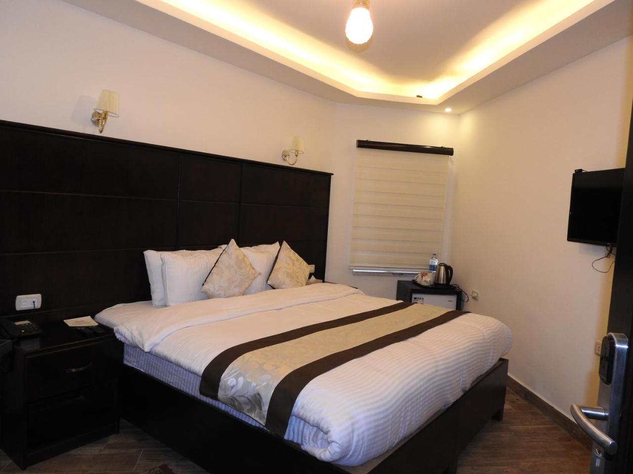 London Bridge Hotel Amman Exterior photo