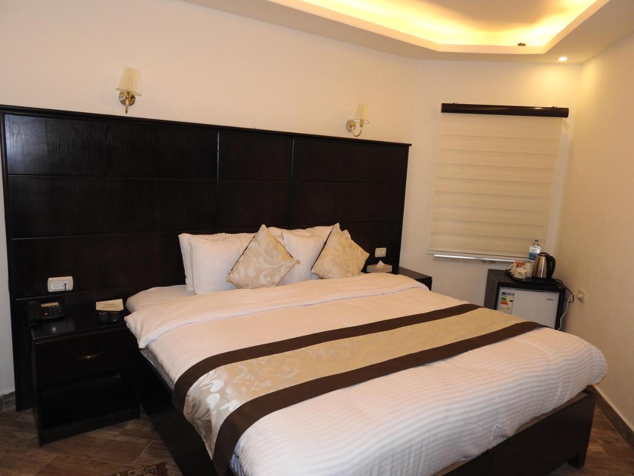 London Bridge Hotel Amman Exterior photo